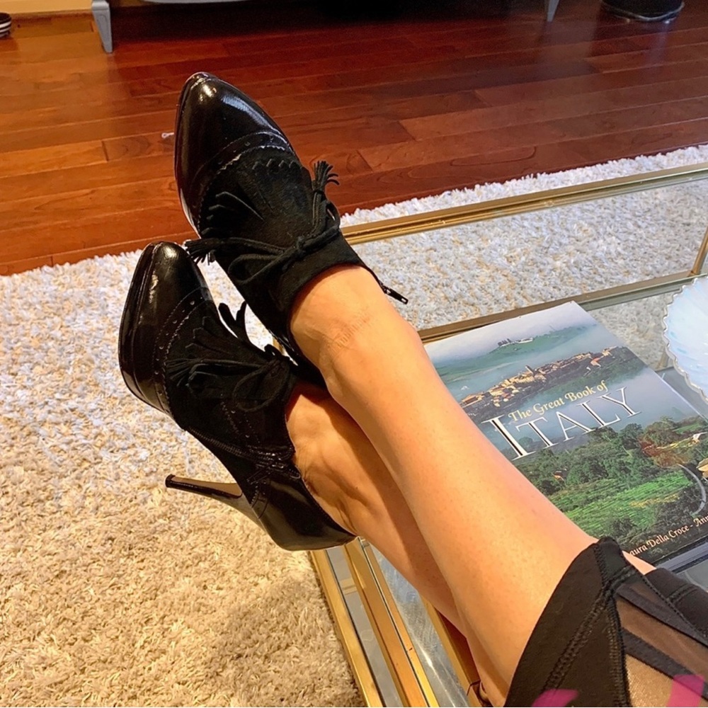 EUC!!! White House Black Market Oxford Heels - Picture 2 of 5